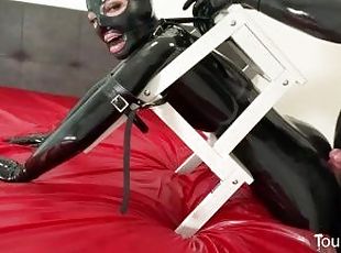 Bdsm, Двойки, Роб, Фетиш, Латекс, Запушена уста, Робство, Пляскане, Каучук