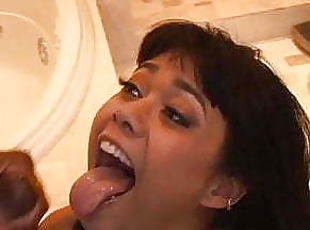 Asiático, Bañando, Squirting, Anal, Mamada, Polla enorme, Interracial, Madurita caliente, Estrella del porno, Negra