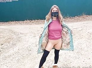 Country girl showed boobs and pussy next to roadworks