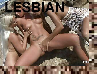 al-aire-libre, coño-pussy, lesbiana, con-los-dedos, trío, rubia, oral, pelotas