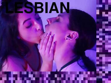 красотки, лесбиянки, бразильянки, отсос-на-камеру, целуются, брюнетки