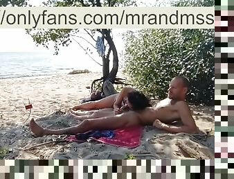 kocaman-huge, mastürbasyon-masturbation, boşalma, açıkhava, kamu, oral-seks, üstüneyüzüne-boşalma, kocaman-yarak, orta-yaşlı-seksi-kadın, penisin-gırtlağa-kadar-alınması