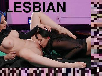 orgasme, vagina-pussy, lesbian-lesbian, pacar-perempuan, kolam-renang, cantik, oral-melalui-mulut, sangat-indah