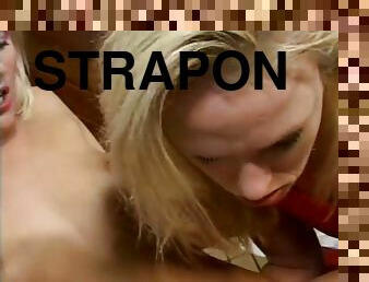 store-patter, strapon, lesbisk, blond, træningscenter