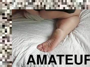 DIRTY FEET OF CHUBBY MASTURBATING