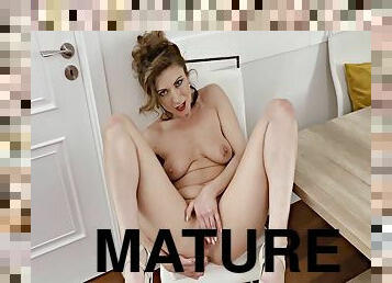 Mature Pleasure 3 - Julia North