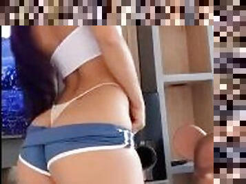 YOUNG LATINA WITH SEXY SHORTS