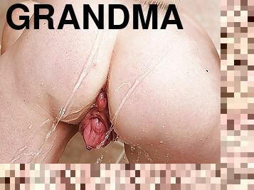 baignade, gros-nichons, grand-mère, masturbation, mamelons, pisser, amateur, mature, granny, jouet