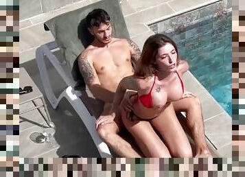 gros-nichons, public, chatte-pussy, maison, couple, espion, piscine, italien, seins, parfait