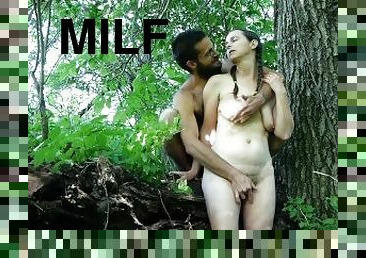 clito, poilue, mamelons, orgasme, en-plein-air, chatte-pussy, milf, couple, doigtage, seins-flasques