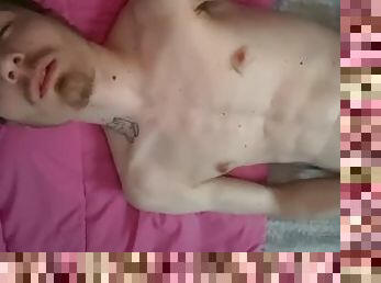 masturbation, amateur, ejaculation-sur-le-corps, gay, branlette, jeune-18, collège, ejaculation, blonde, solo