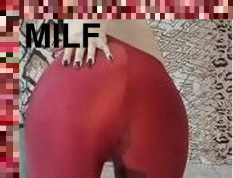 gros-nichons, pisser, chatte-pussy, russe, milf, culotte, fétiche, salle-de-gym, humide, brunette