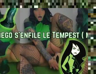 Shego s’amuse avec un gros Bad dragon ( Tempest taille M )