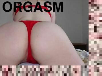 Curvy Pawg pillow humping and grinding orgasm