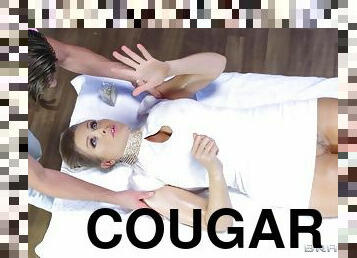 Booty cougar pornstar Julia Ann porn story