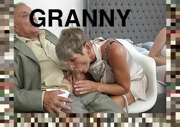 granny, fou, blonde, cocu, tatouage