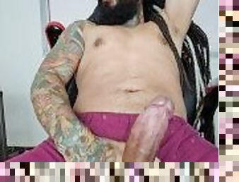 gros-nichons, masturbation, amateur, ejaculation-sur-le-corps, gay, branlette, secousses, solo, tatouage