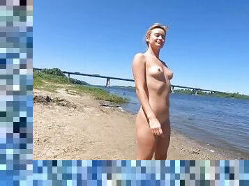 Naked girl saw a fisherman, the girl is shy