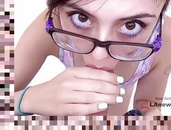 lunettes, orgasme, chatte-pussy, fellation, ejaculation-sur-le-corps, ados, branlette, casting, point-de-vue, jeune-18