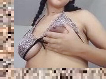 Colombiana hace video llamada con su vecino la muy cachonda