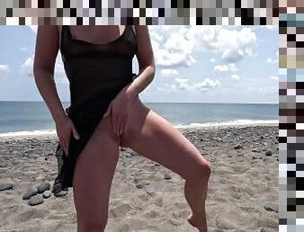 masturbation, nudiste, public, chatte-pussy, cam, plage, voyeur, jupe-en-l’air, secousses, culotte