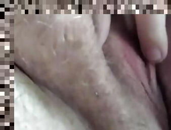 clito, poilue, masturbation, orgasme, chatte-pussy, femme, amateur, milf, belle-femme-ronde, doigtage