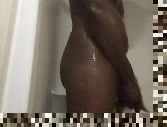 PlatinumThang in da shower part1