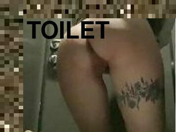 Blonde masturbate and moaning in McDonald’s toilet