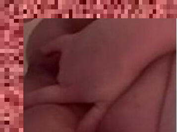 bañando, tetas-grandes, masturbación, squirting, amateur, madurita-caliente, mamá, regordeta, regordeta-chubby, ducha