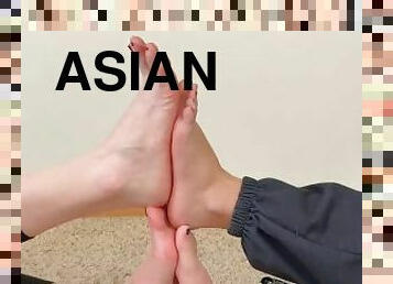 TSM - Dylan and kinky_feet compare their feet together