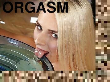 masturbation, orgasme, pisser, chatte-pussy, giclée, jouet, doigtage, blonde, gode, fétiche