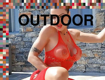 Raven-haired slut Amandha Fox masturbates and fucks outdoors