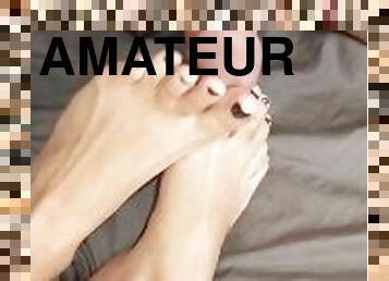 énorme, masturbation, amateur, ejaculation-sur-le-corps, énorme-bite, pieds, ejaculation, fétiche, bite, orteils