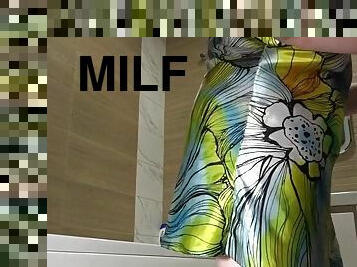 Home cam watches curvy MILF cleaning the bathroom. Mature BBW with big ass under short dress behind the scenes. PAWG