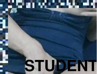 Insegnante sexy fa un video porno con il telefono e invia video porno allo studente