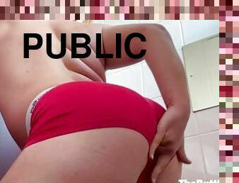 imbaiere, public, anal, gay, cu-degetelul, pov, toaleta, cur-butt, solo, muschiulos