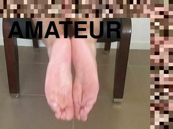 Lick my feet! - Foot fetish