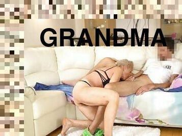 mormor, gammal, mogen, avsugning, gamling, gigantisk-kuk, milf, mamma, creampie, blond