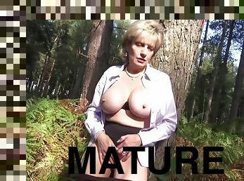 Lady Sonia In Flashing Then Masturbates In The Forest