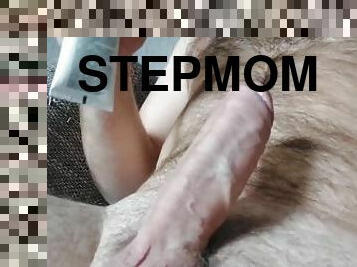 ?????? ?? ????? ? ??????? - Cumming on video with my stepmom