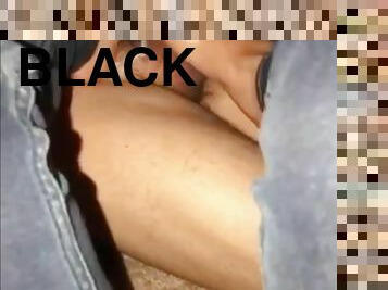 amateur, ejaculation-sur-le-corps, black, pieds, point-de-vue, fétiche, jeans, branlette-avec-les-pieds, orteils