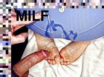 énorme, ejaculation-sur-le-corps, milf, maman, pieds, culotte, ejaculation, serrée, fétiche, massive