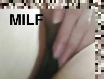 My milf pinay gf rub her tight yummy pinay pussy