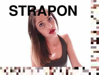 Strapon joi