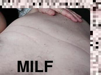 gros-nichons, masturbation, amateur, ejaculation-sur-le-corps, milf, maman, branlette, ejaculation, britannique