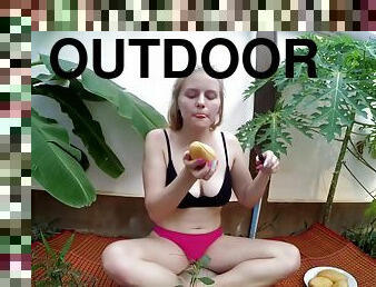 outdoor masturbate amateur young teen get real orgasm with mango then eat