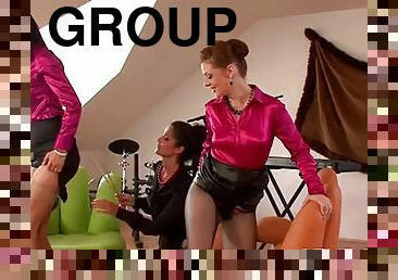 hardcore, sexe-de-groupe, sexe-habillé