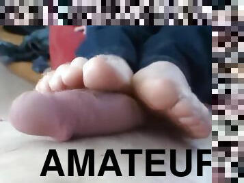 amateur, babes, ejaculation-sur-le-corps, ados, pieds, ejaculation, européenne, euro, fétiche, branlette-avec-les-pieds