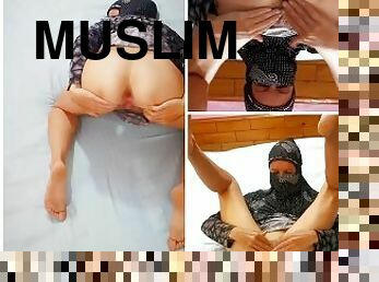 Muslim kinky milf in hijab fingering pussy in different positions and orgasms on split screen