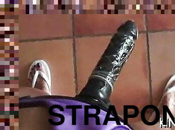 strapon, stopala-feet, dildo, dominacija